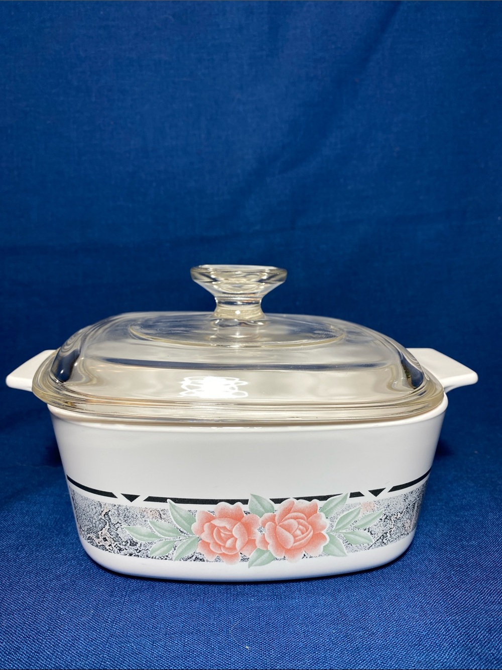 Corningware Vintage 1.5 liter Casserole A-1 1/2-B in Silk&Roses pattern with lid
